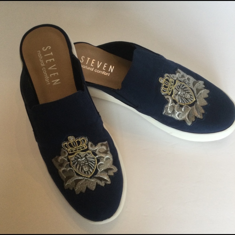 Steven by Steve Madden NC-Lori Slide-In Canvas Navy Shoe